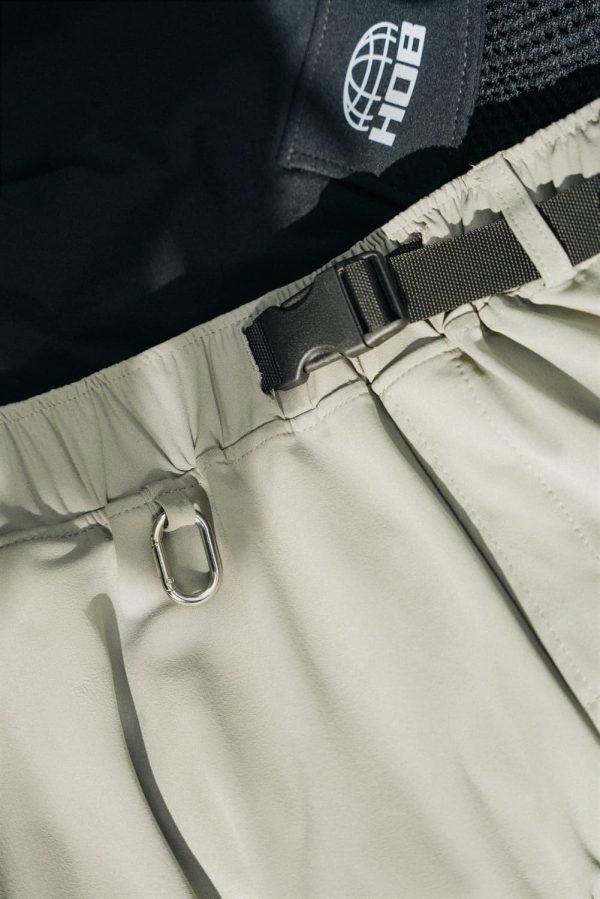 REFLECTIVE LOGO CARGO SHORTS OLIVE - obrazek 5