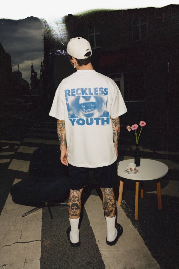 RECKLESS YOUTH TEE WHITE (loose fit) - obrazek 2