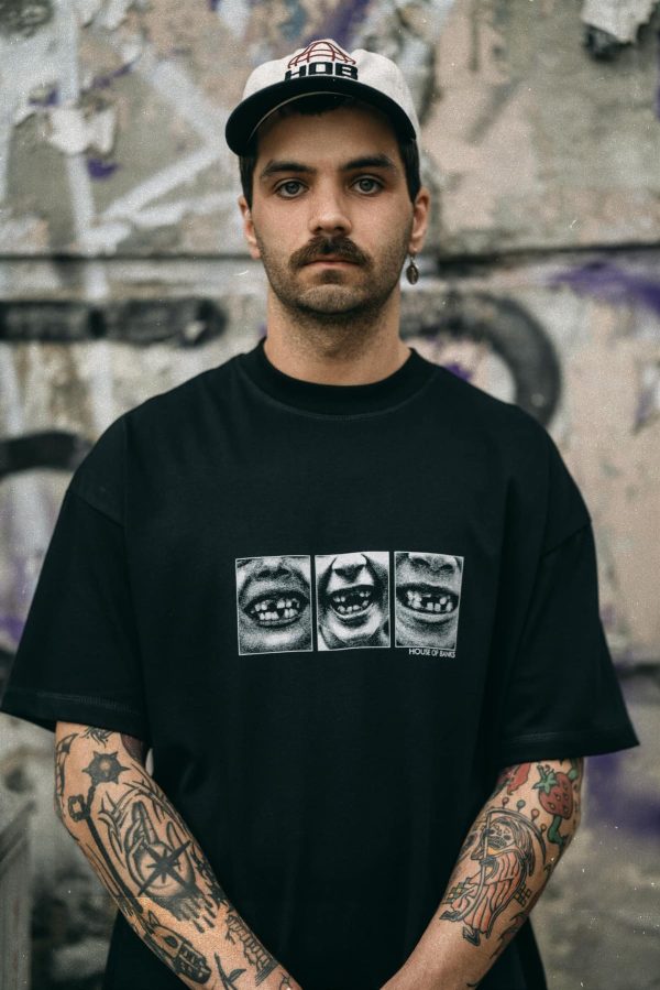 RECKLESS YOUTH TEE BLACK (loose fit) - obrazek 2